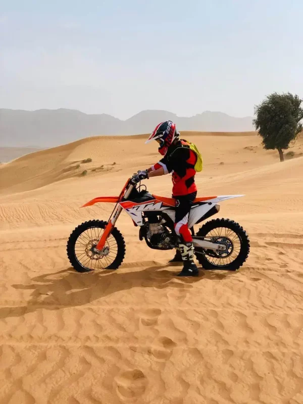 motorbike-in-dubai-desert